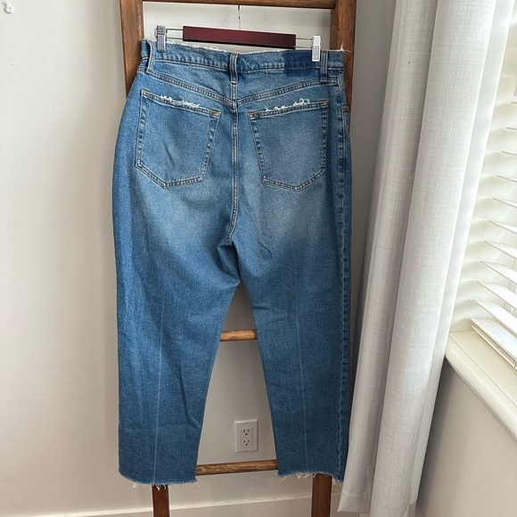 Abercrombie Curve Love Ultra High Rise Ankle Straight Jean - Picture 4 of 8